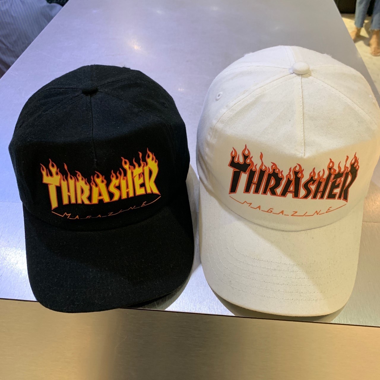 現貨 Thrasher 經典火焰字體Logo老帽 黑/白