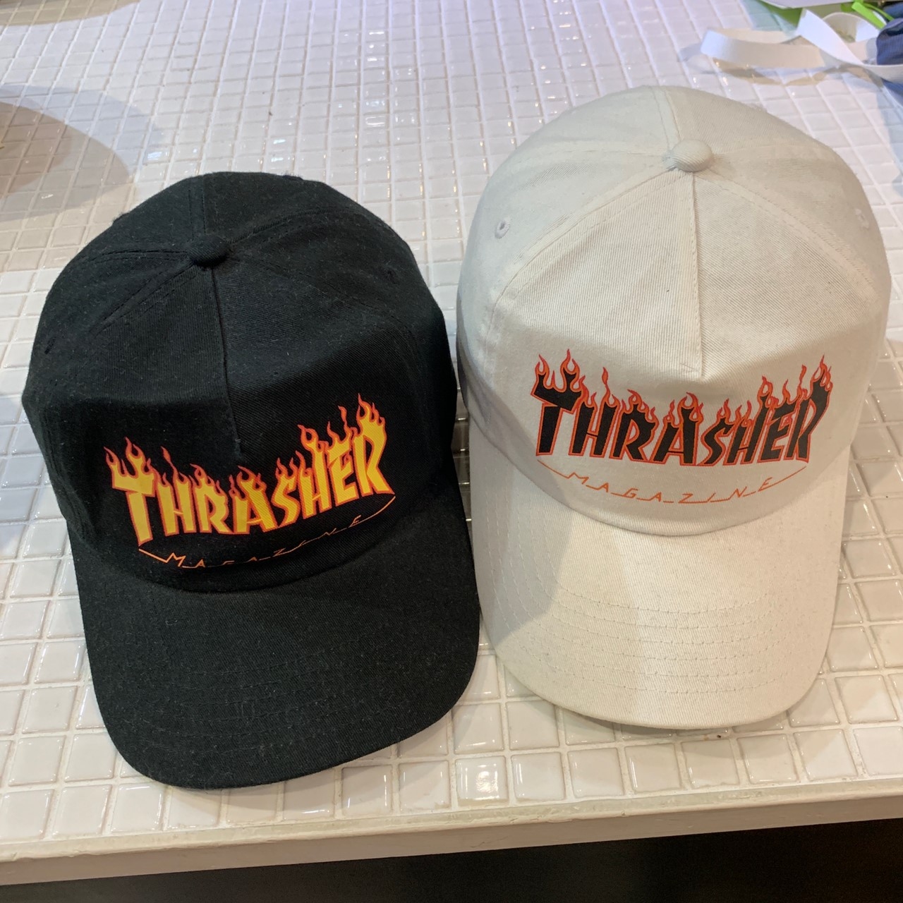 現貨 Thrasher 經典火焰字體Logo老帽 黑/白