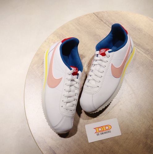 coral nike cortez