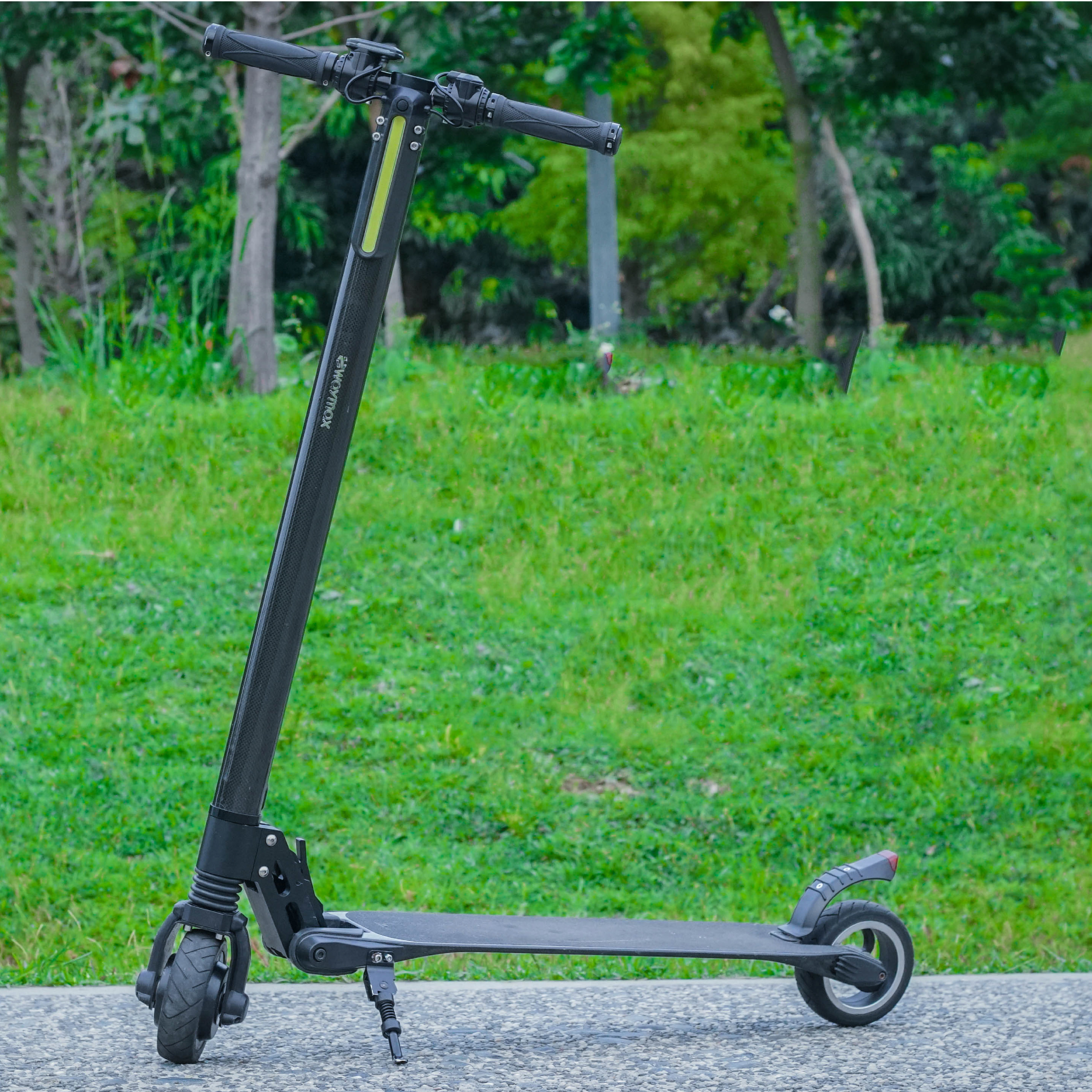 Waymax 的電動滑板車