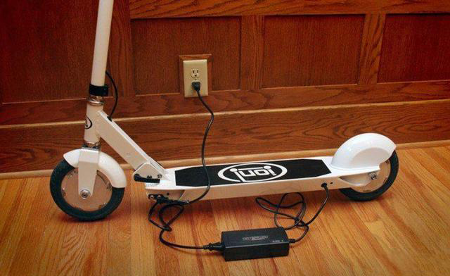 電動滑板車充電