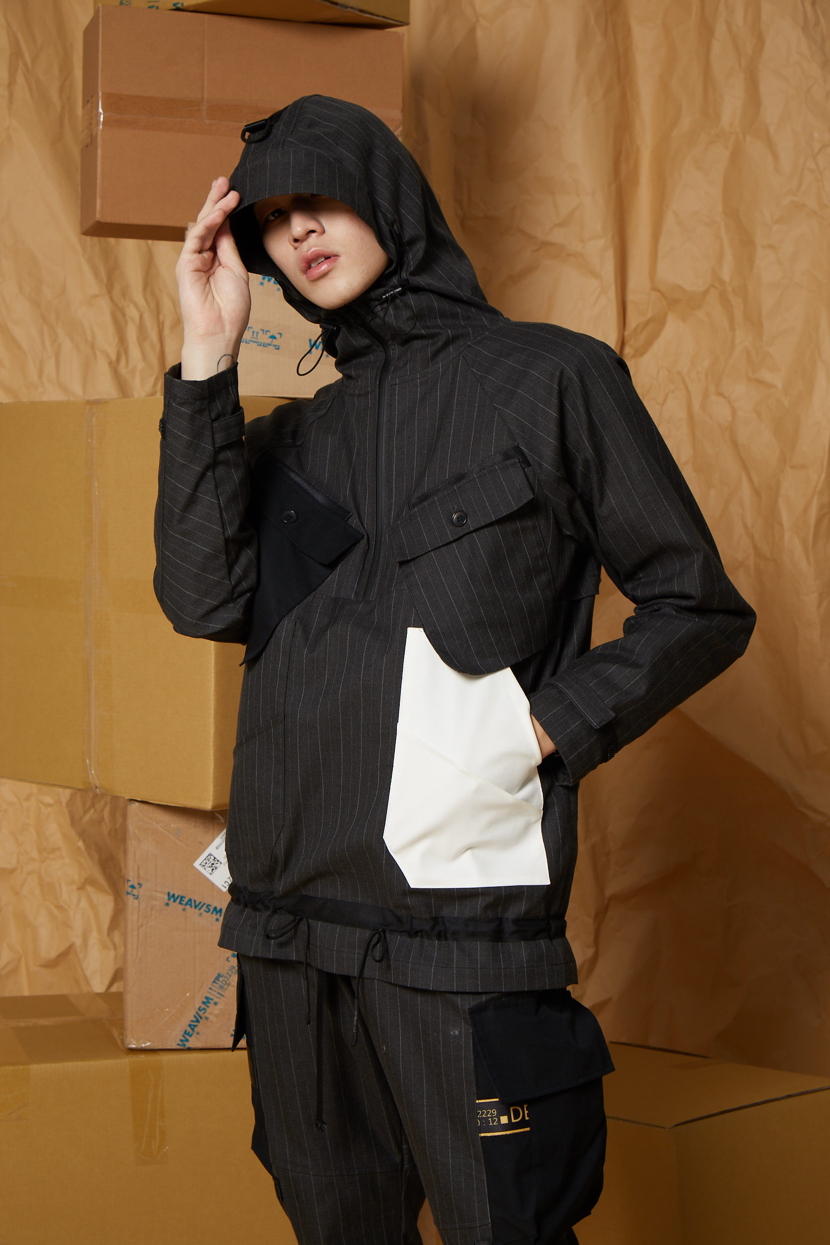 貼袋半襟連帽夾克- (灰條)