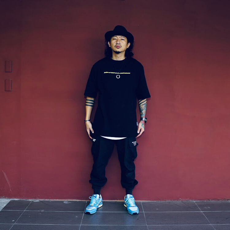 【 adiFANS 原創設計 ZX 8000 C OG 短TEE 】