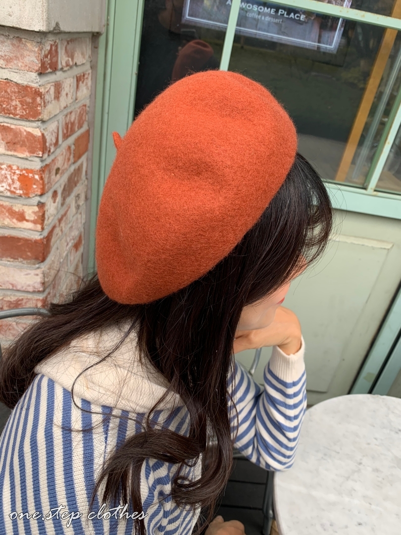 正韓穿搭必備的小畫家帽 (橘咖)