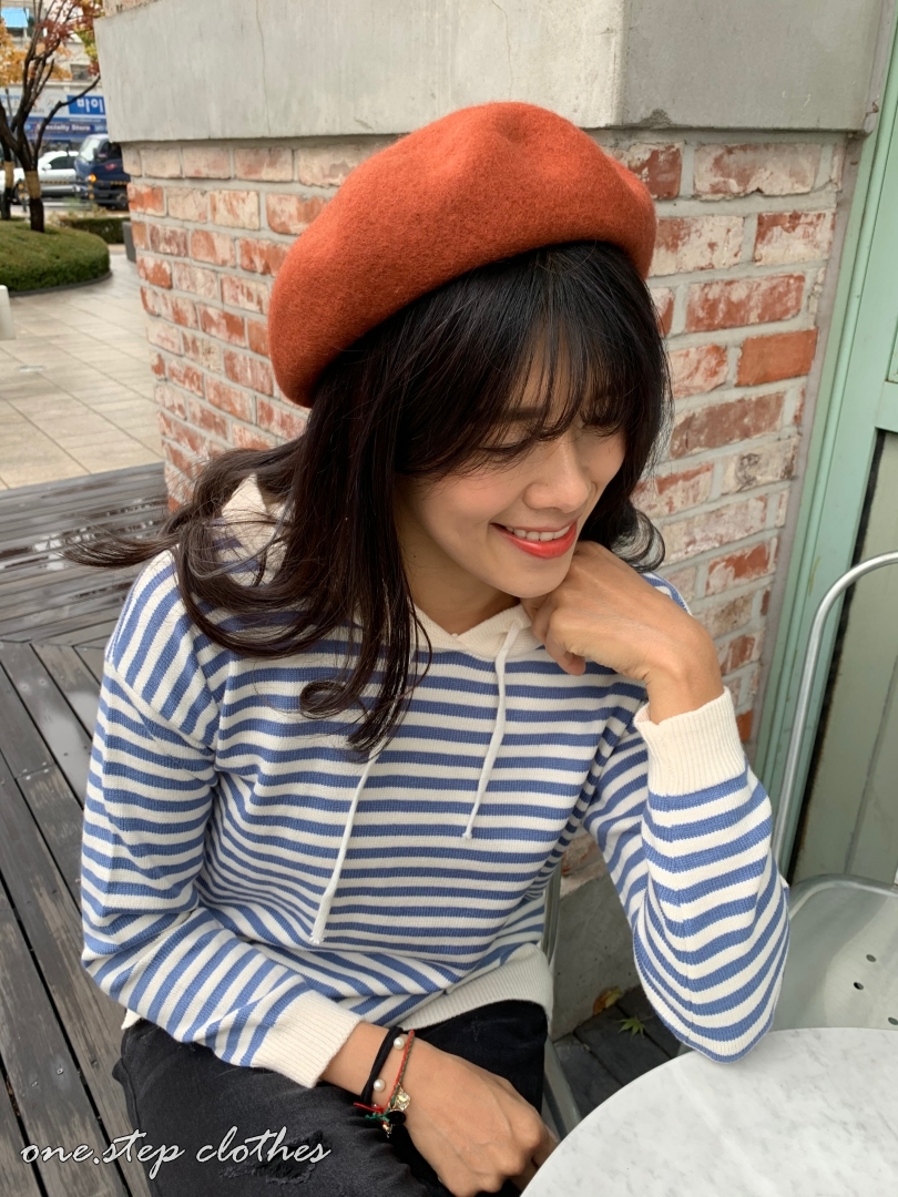 正韓穿搭必備的小畫家帽 (橘咖)