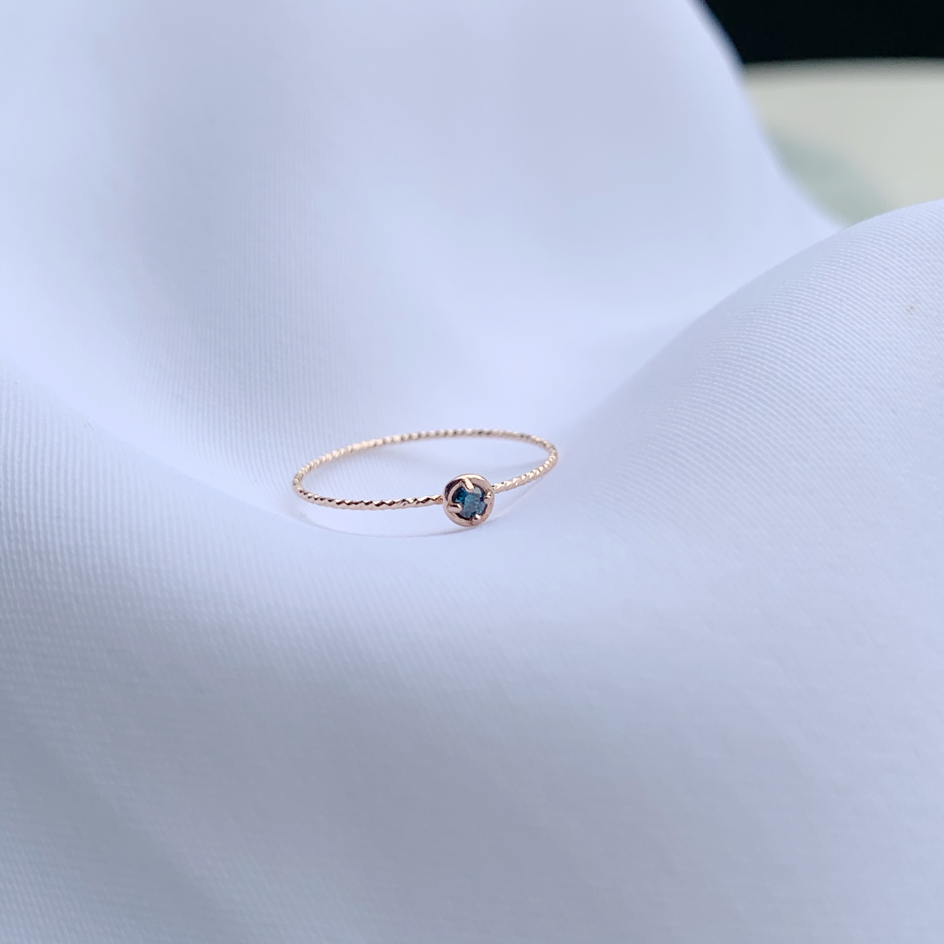 14k 圓盤四爪藍鑽亮亮戒指