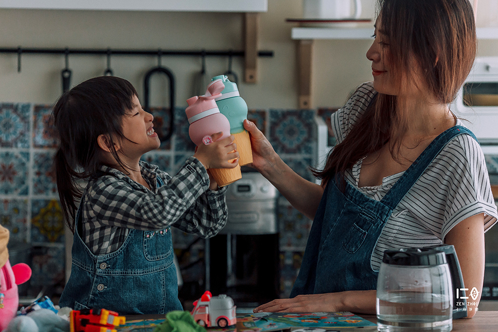 自備水杯才是真時尚， 也是對下一代最好的環境教育。