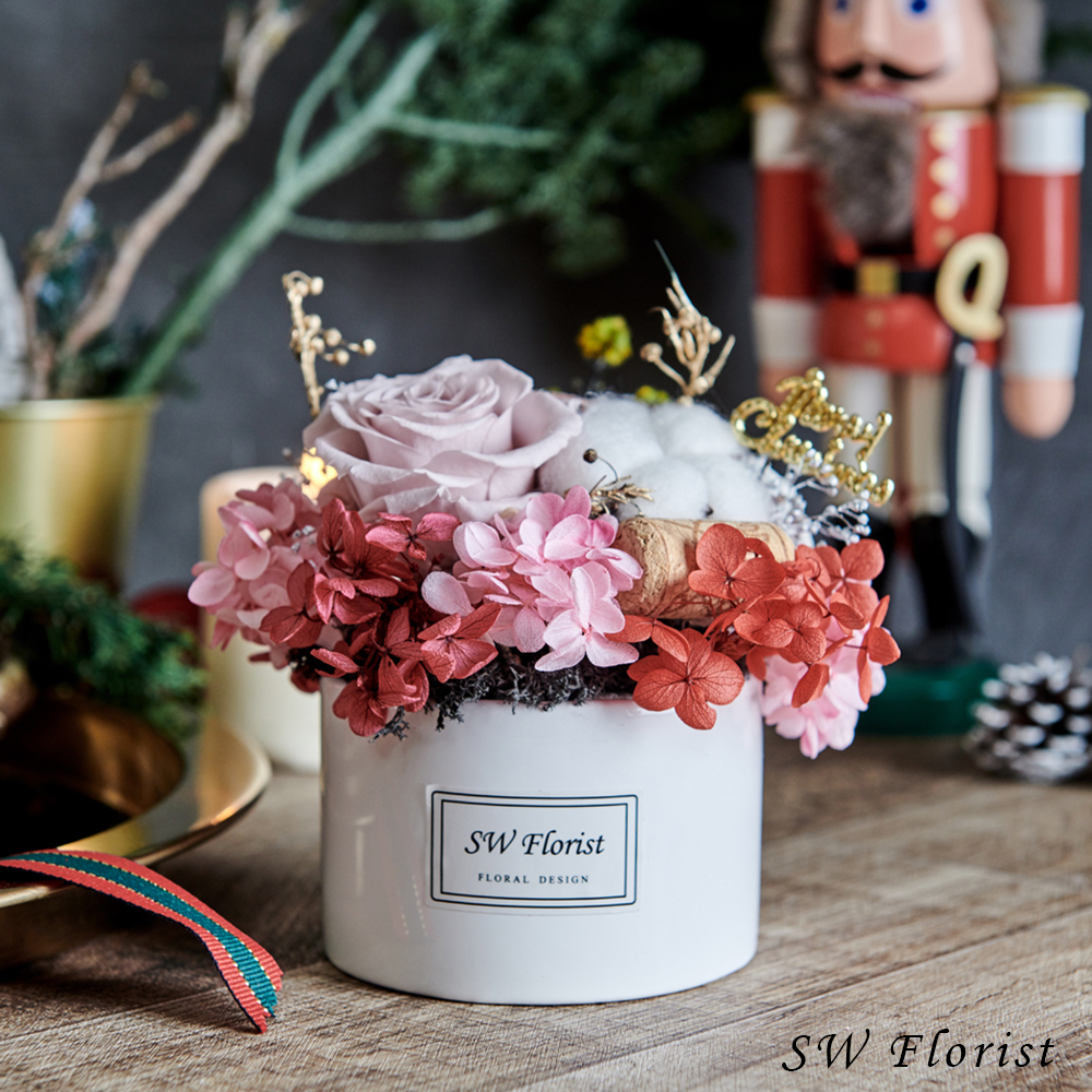 ｜不凋花桌花 乾燥花 桌花設計 聖誕節禮物 聖誕風 蓮藕色 小型桌花 白盆｜