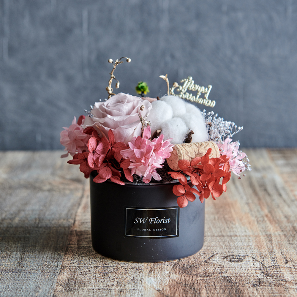 ｜不凋花桌花 乾燥花 桌花設計 聖誕節禮物 聖誕風 蓮藕色 小型桌花 黑盆｜