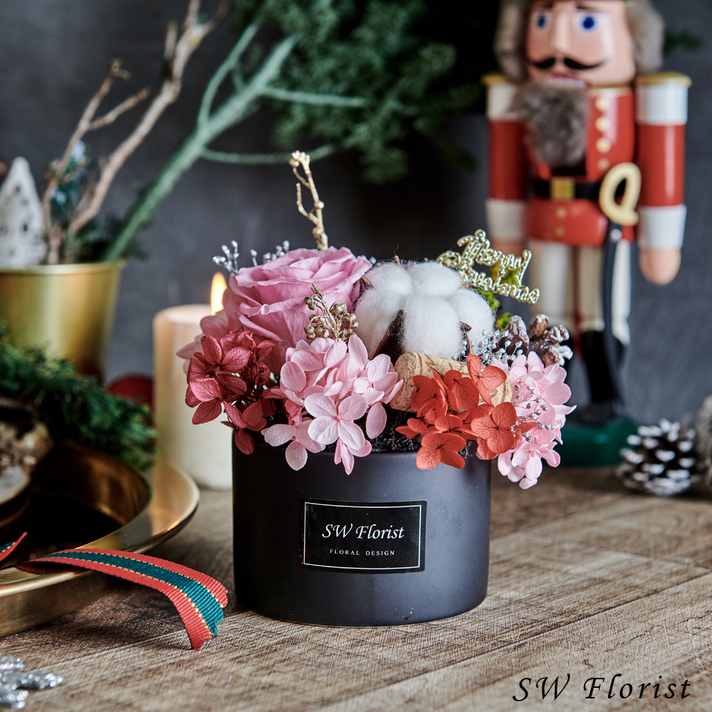 ｜不凋花桌花 乾燥花 桌花設計 聖誕節禮物 聖誕風 裸粉色 小型桌花 黑盆｜