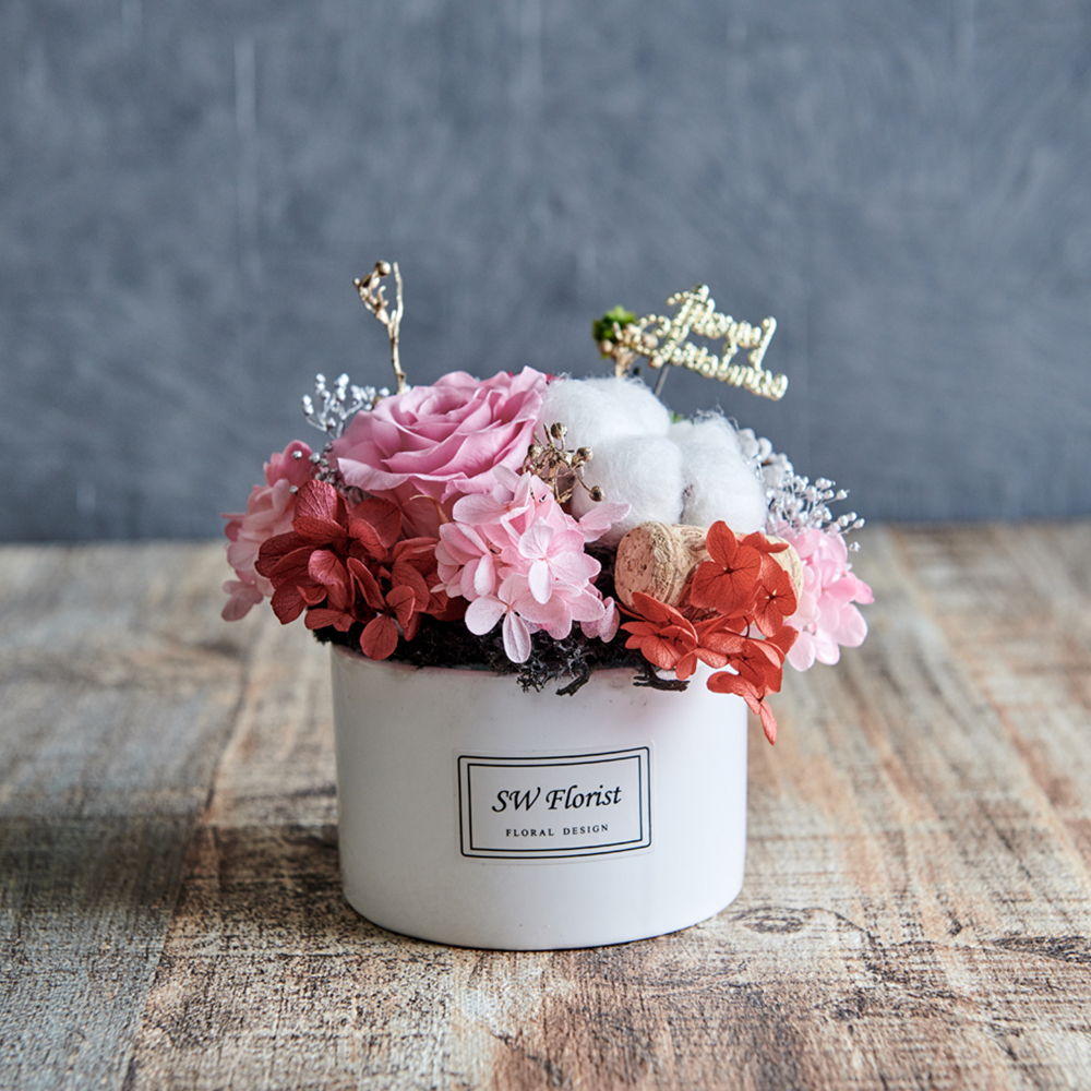 ｜不凋花桌花 乾燥花 桌花設計 聖誕節禮物 聖誕風 裸粉色 小型桌花 白盆｜