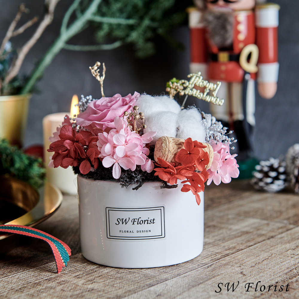 ｜不凋花桌花 乾燥花 桌花設計 聖誕節禮物 聖誕風 裸粉色 小型桌花 白盆｜