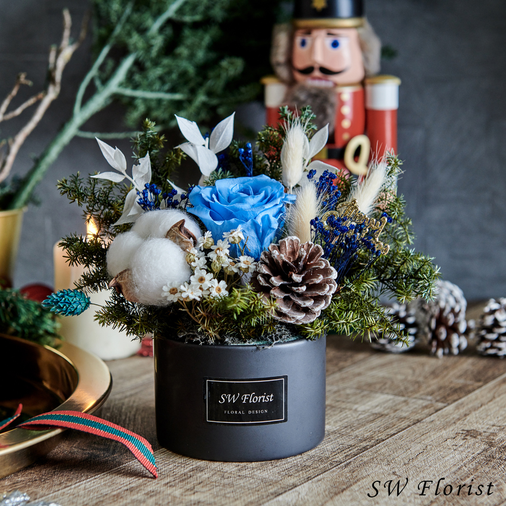 ｜不凋花桌花 乾燥花 桌花設計 聖誕節禮物 聖誕風 永恆 寶石藍 中型桌花｜