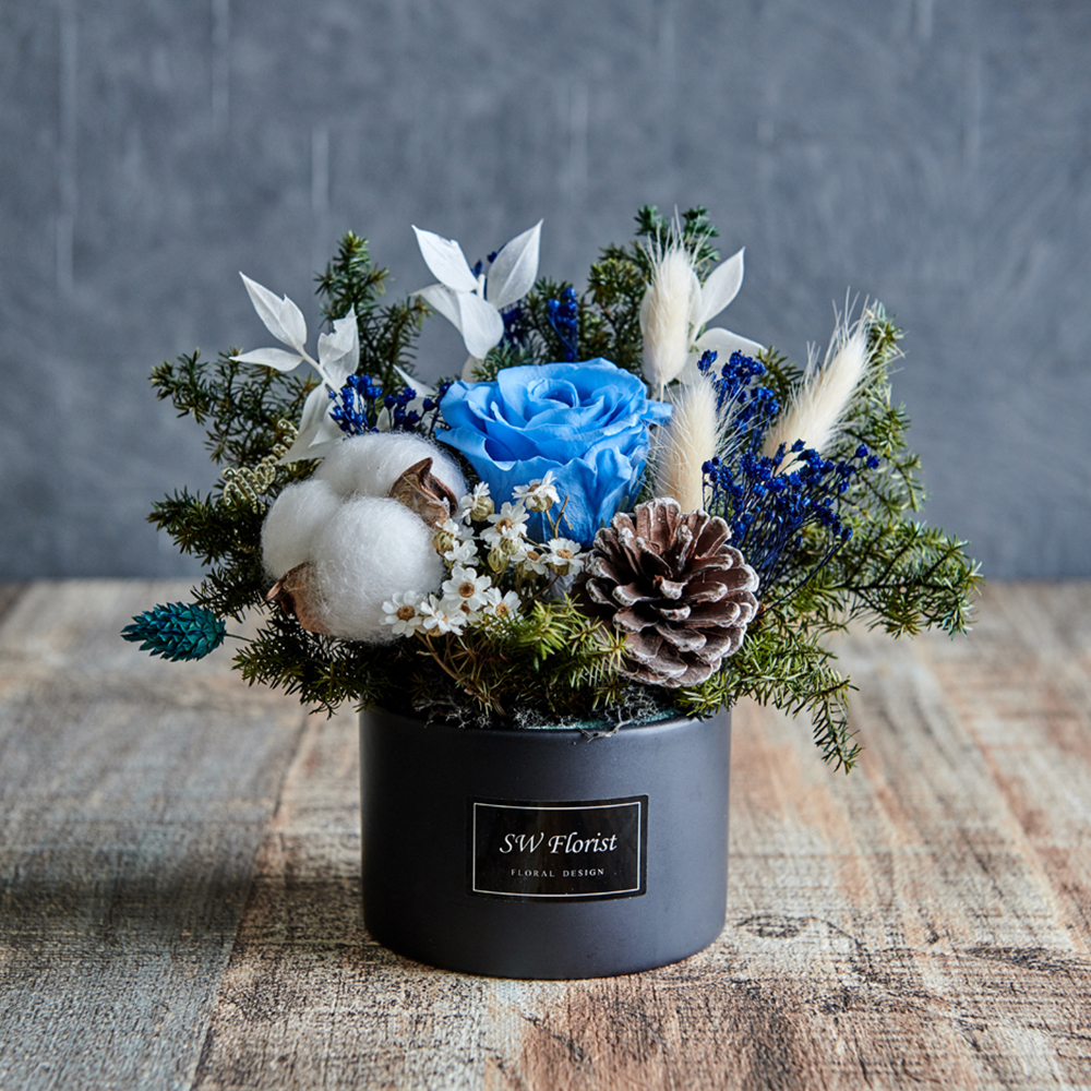 ｜不凋花桌花 乾燥花 桌花設計 聖誕節禮物 聖誕風 永恆 寶石藍 中型桌花｜