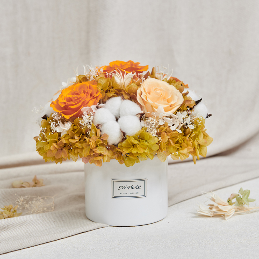 ｜經典款不凋花桌花 永生花 乾燥花 桌花設計 橙黄 圓形 大型桌花 白盆｜