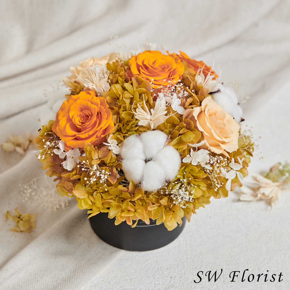 ｜經典款不凋花桌花 永生花 乾燥花 桌花設計 橙黄 圓形 大型桌花 黑盆｜