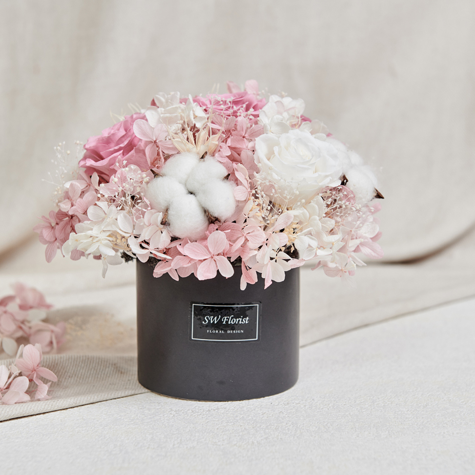 ｜經典款不凋花桌花 永生花 乾燥花 桌花設計 裸粉 圓形 大型桌花 黑盆｜