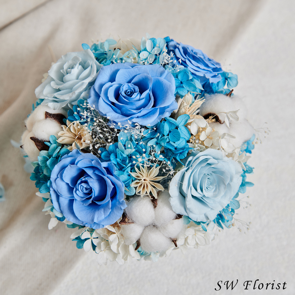 ｜經典款不凋花桌花 永生花 乾燥花 桌花設計 蔚藍 圓形 大型桌花 白盆｜