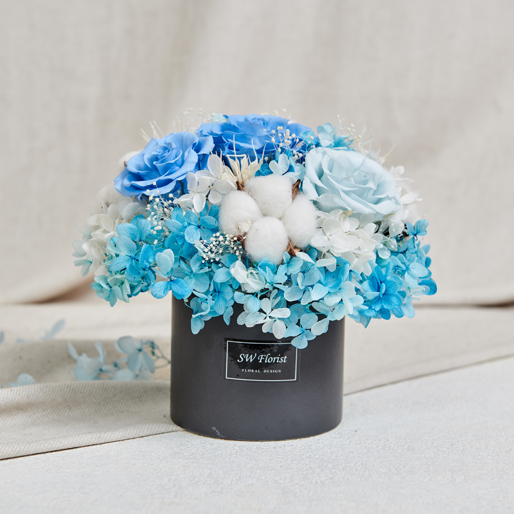 ｜經典款不凋花桌花 永生花 乾燥花 桌花設計 蔚藍 圓形 大型桌花 黑盆｜