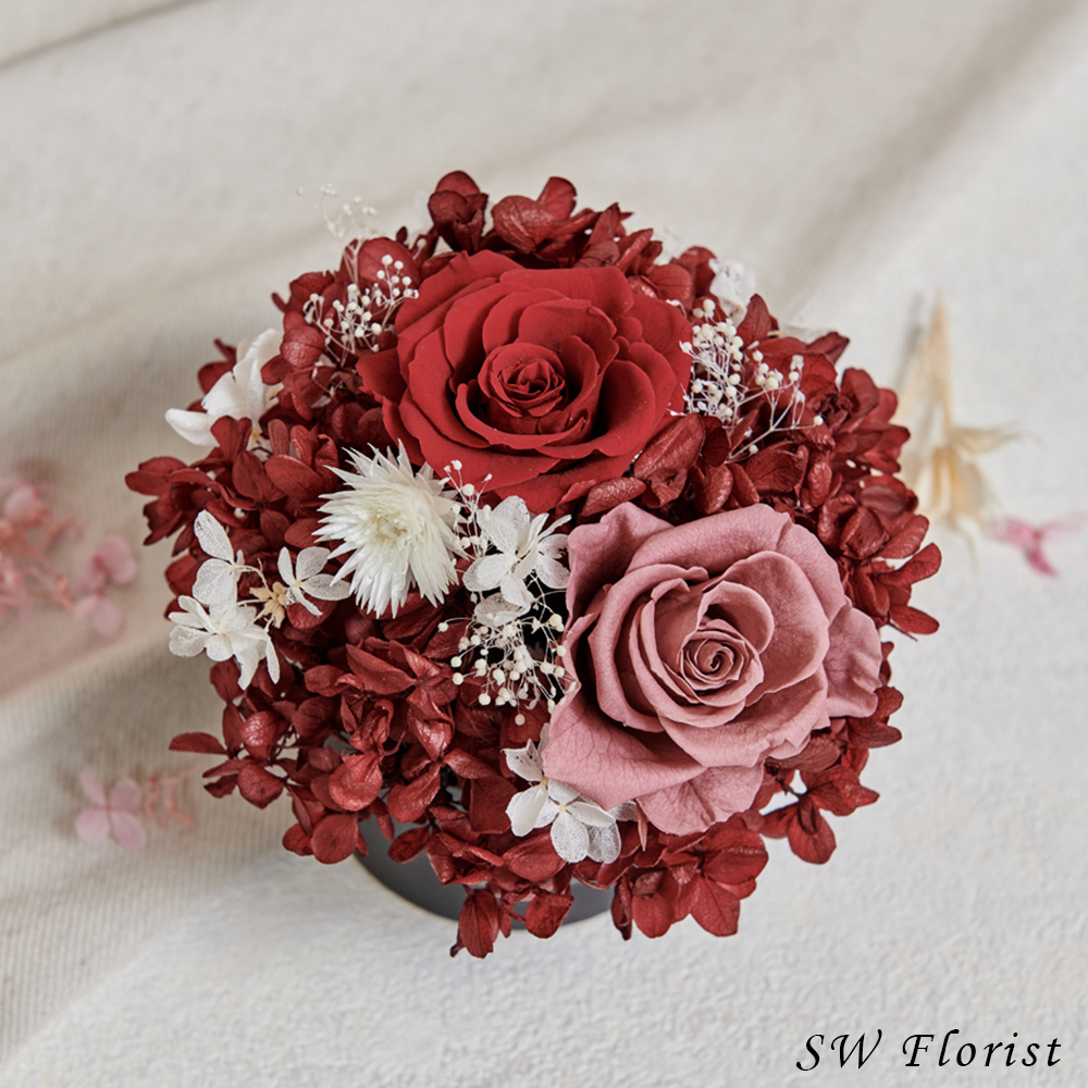 ｜經典款不凋花桌花 永生花 乾燥花 桌花設計 酒紅 圓形 中型桌花 黑盆｜