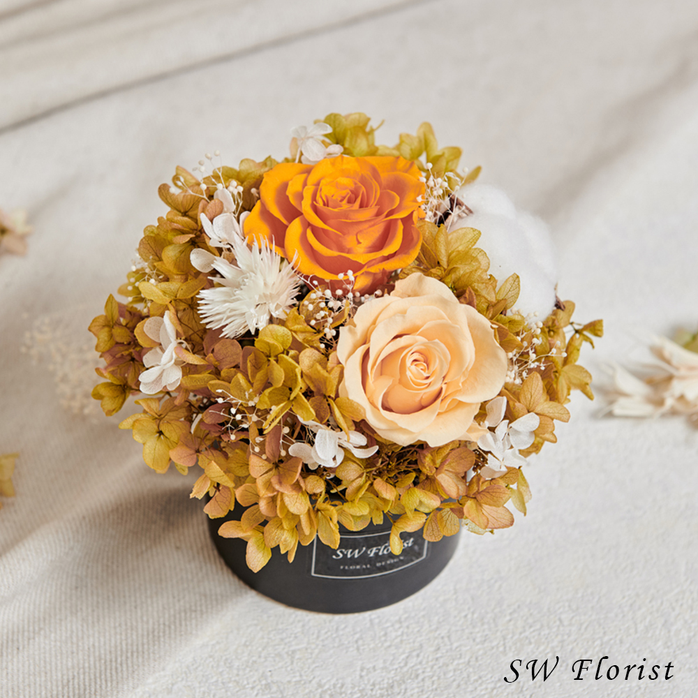 ｜經典款不凋花桌花 永生花 乾燥花 桌花設計 橙黄 圓形 中型桌花 黑盆｜