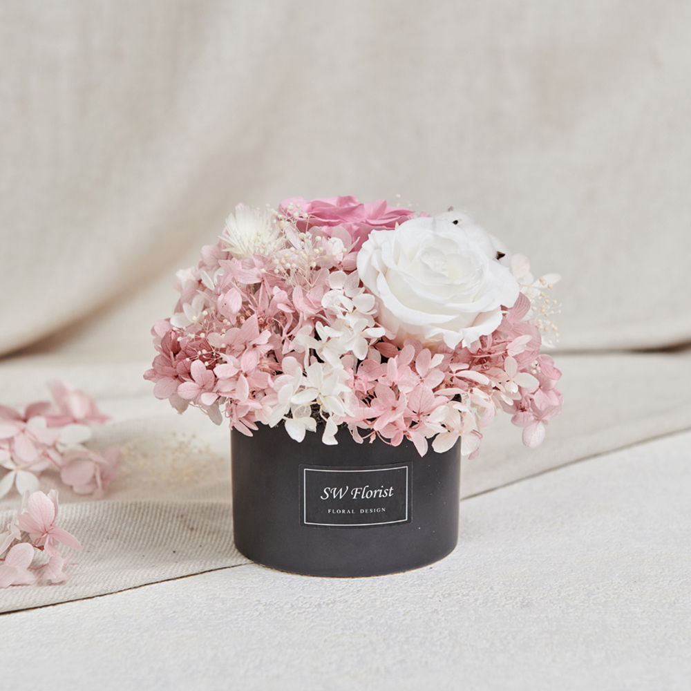 ｜經典款不凋花桌花 永生花 乾燥花 桌花設計 裸粉 圓形 中型桌花 黑盆｜