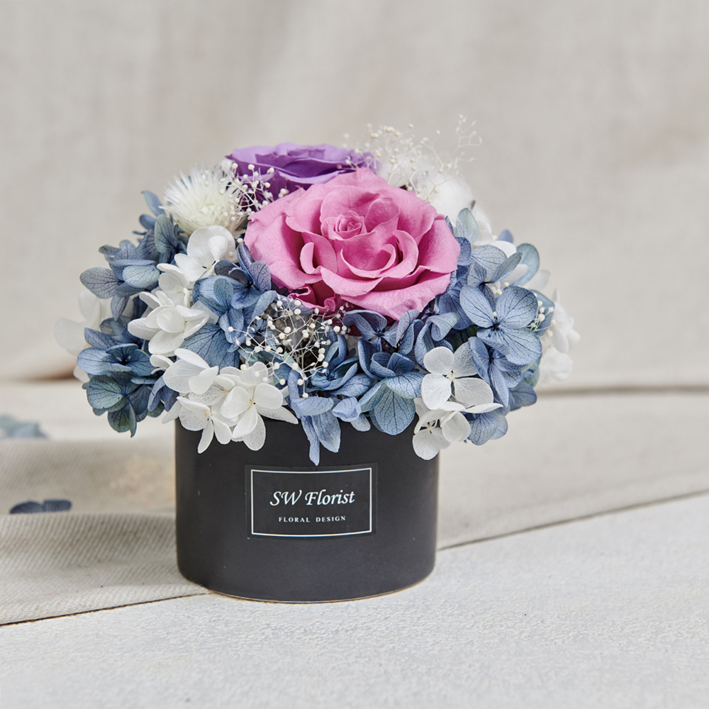 ｜經典款不凋花桌花 永生花 乾燥花 桌花設計 丁香紫 圓形 中型桌花 黑盆｜
