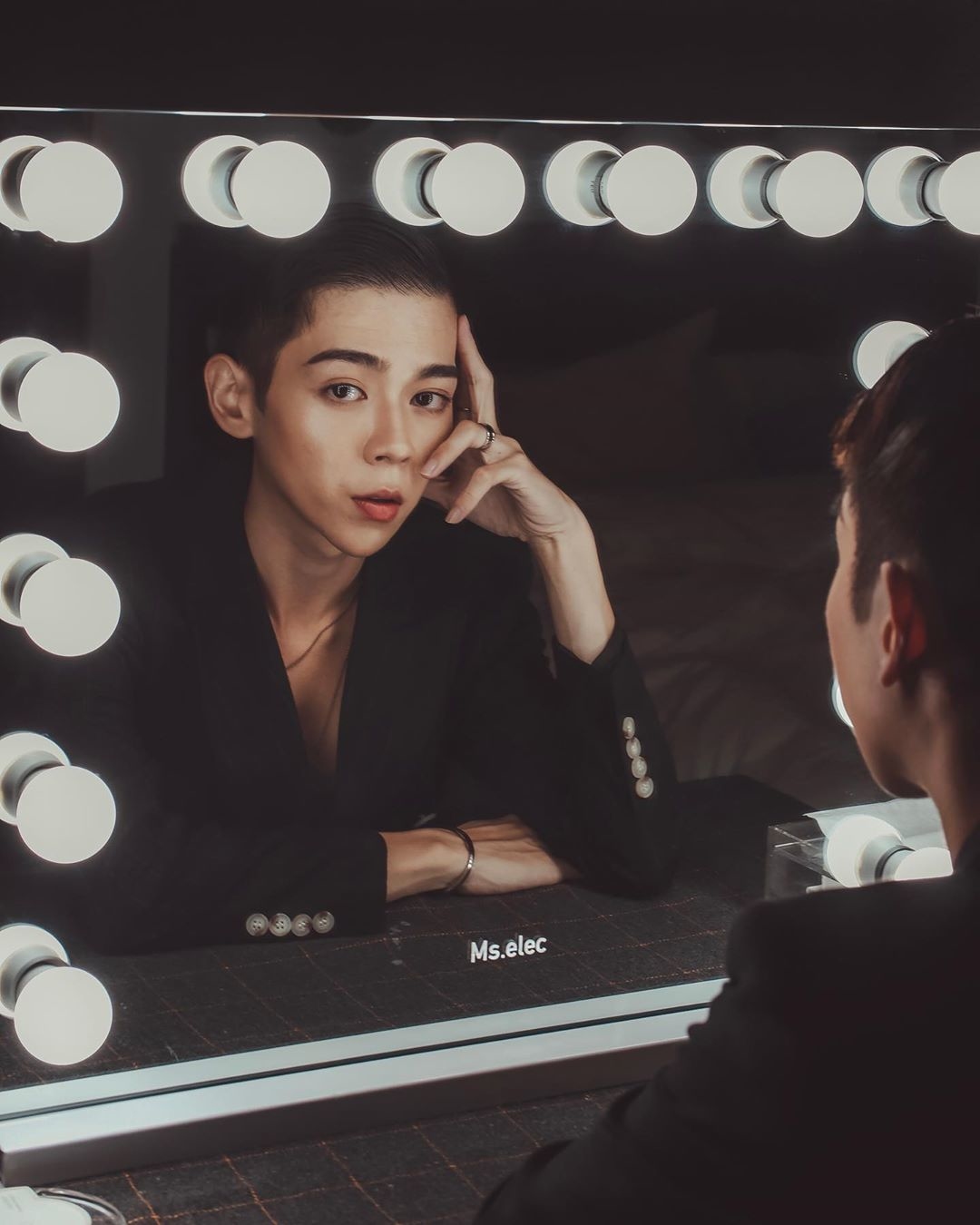 <img src="difference-between-sem-and-seo.png" alt="網紅推薦奢華訂製燈泡化妝鏡">