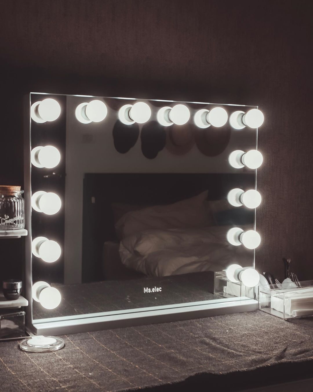 <img src="difference-between-sem-and-seo.png" alt="網紅推薦奢華訂製燈泡化妝鏡">