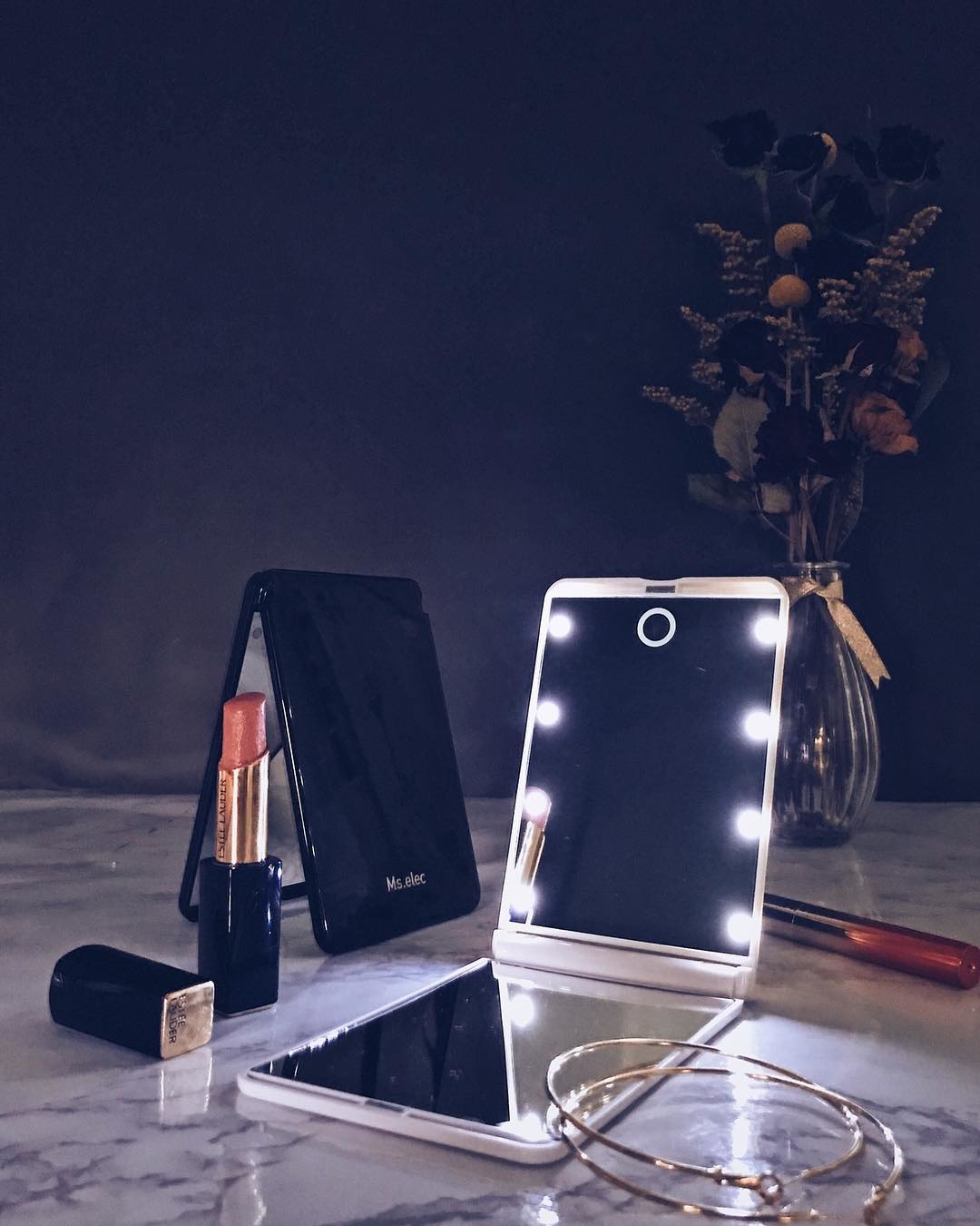 <img src="difference-between-sem-and-seo.png" alt="LED口袋化妝鏡 隨身攜帶 化妝 旅遊必備">