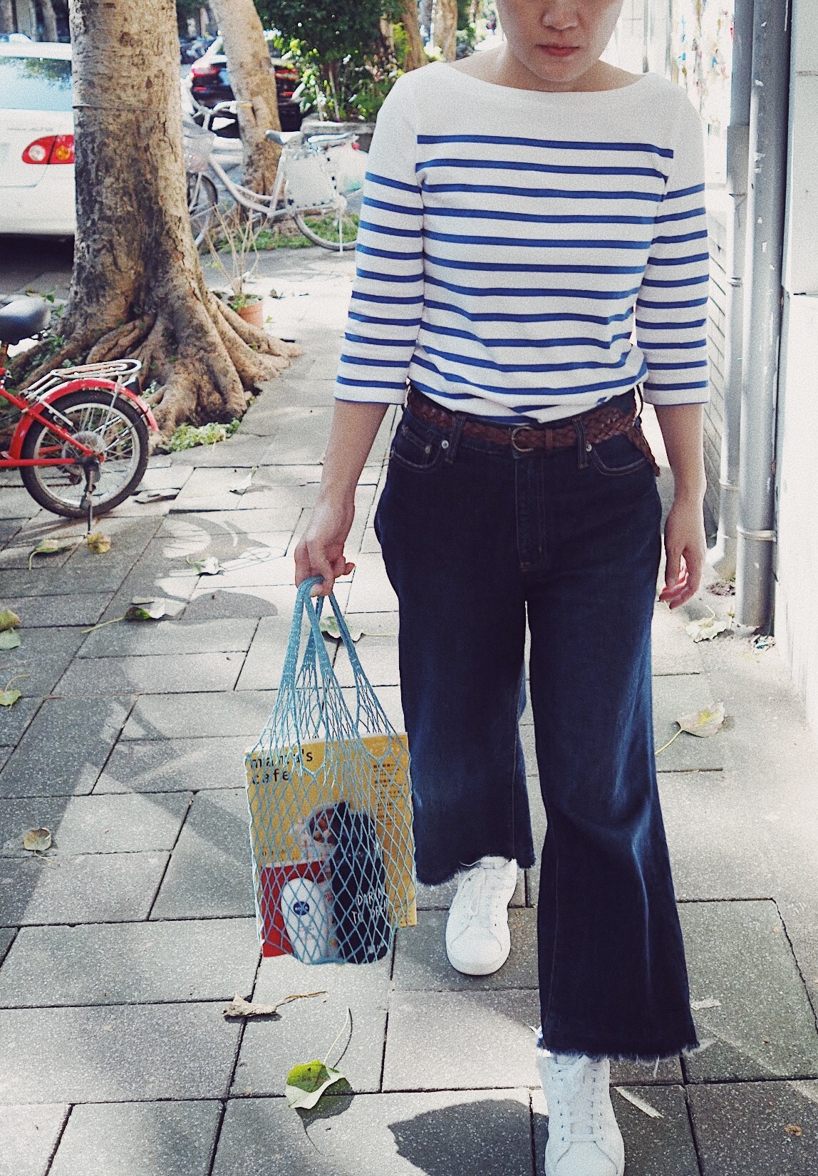 多股純綿繩手織的工藝精神， 多款色選展現出的生活時尚， 簡約卻百搭，時髦卻實用，