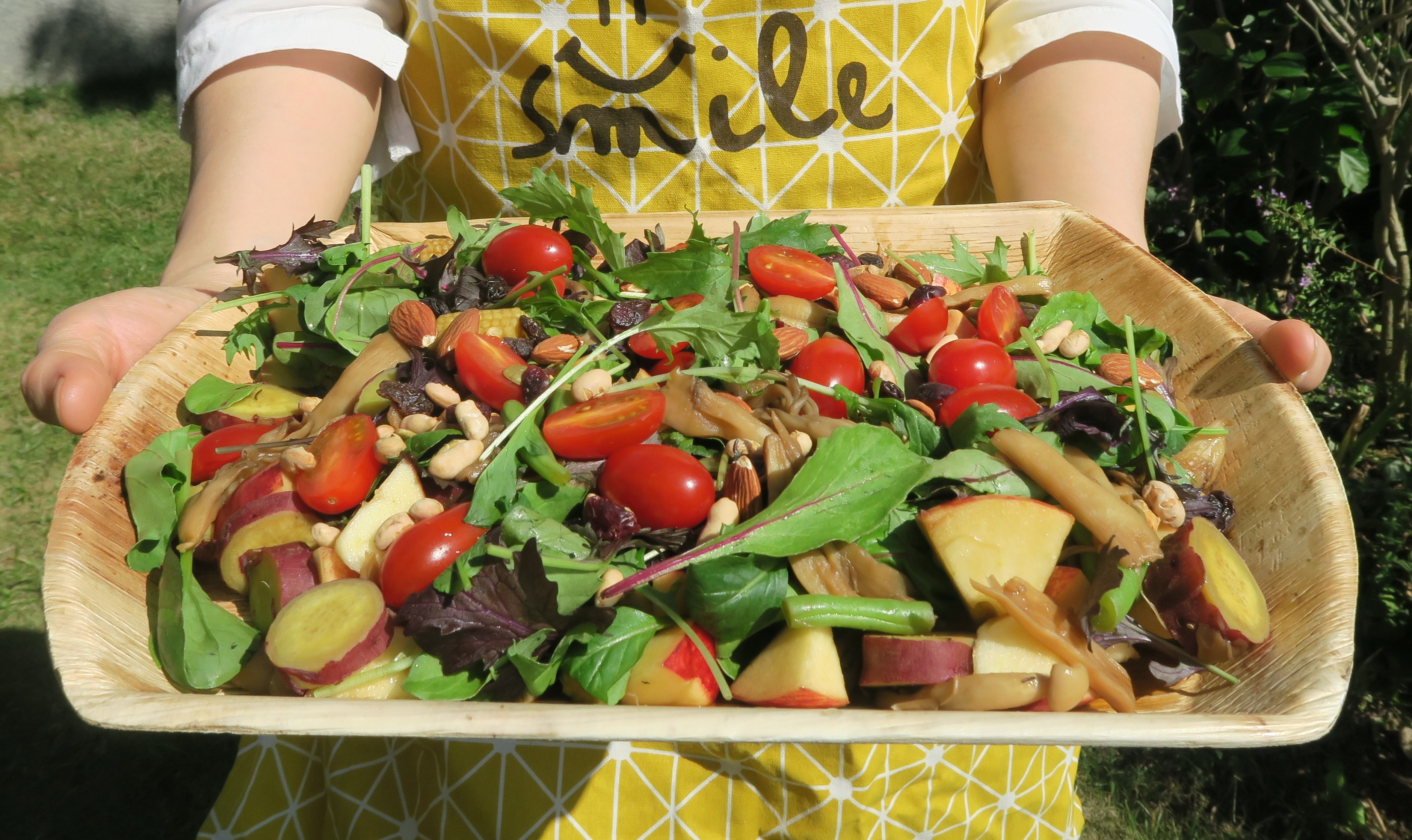 隨心所用，更歡樂 親朋好友家庭聚會，或戶外露營烤食， 不用再為了一時需求而採買巨量碗盤， 多種尺寸，怎麼用都好用！