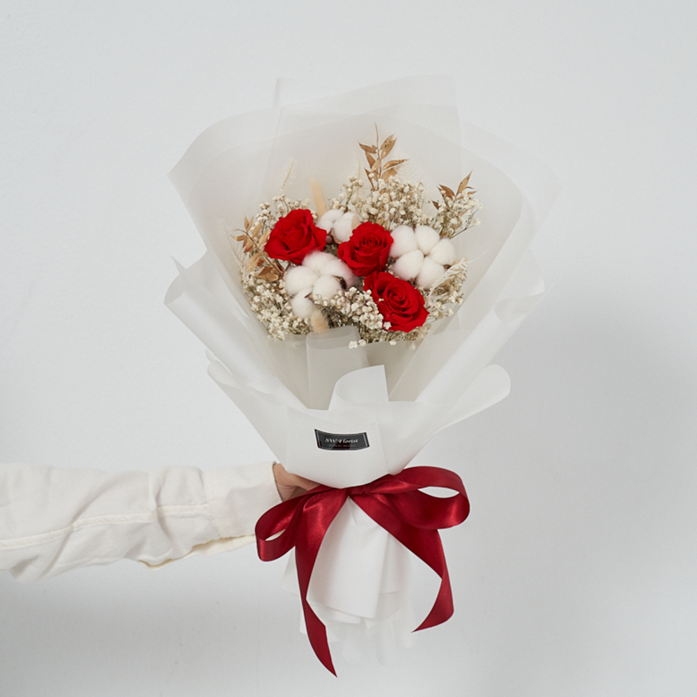 ｜乾燥花束 不凋花 畢業花束 情人節禮物 雪裡的玫瑰 艷紅色 聖誕風 中型花束｜