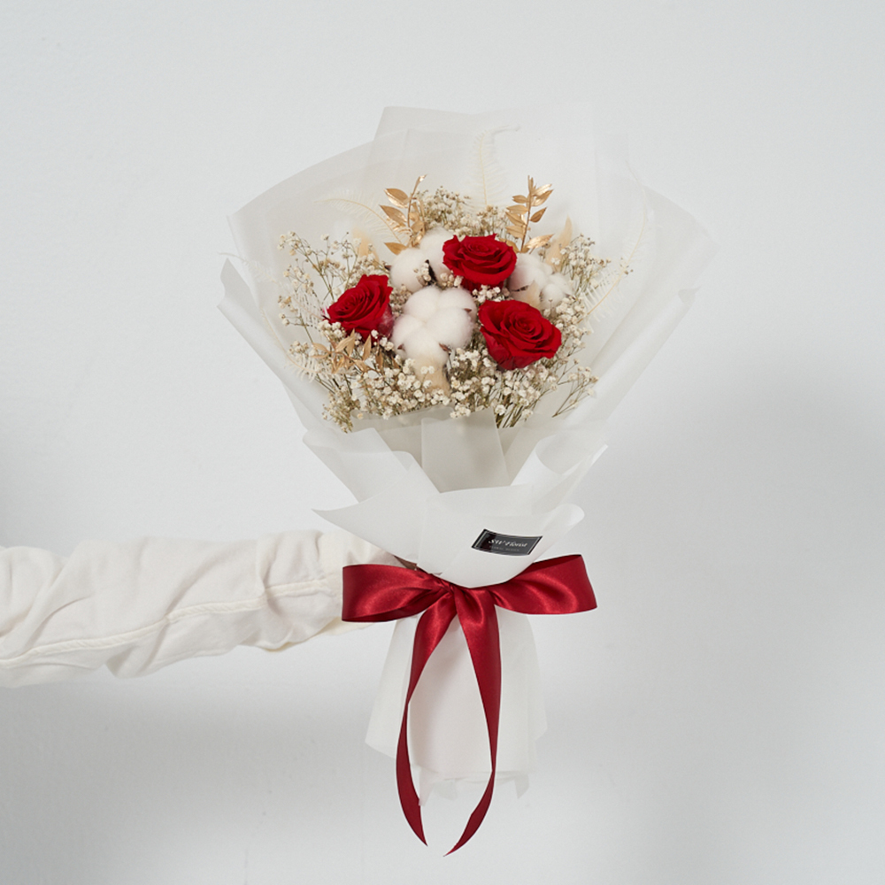 永生玫瑰花束(亮紅色/中型)【雪裡的玫瑰】｜情人節花束、畢業花束、聖誕節禮物