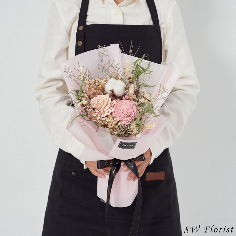 ｜乾燥花束 畢業花束 情人節禮物 歐式庭園 粉色氛圍 中型花束｜
