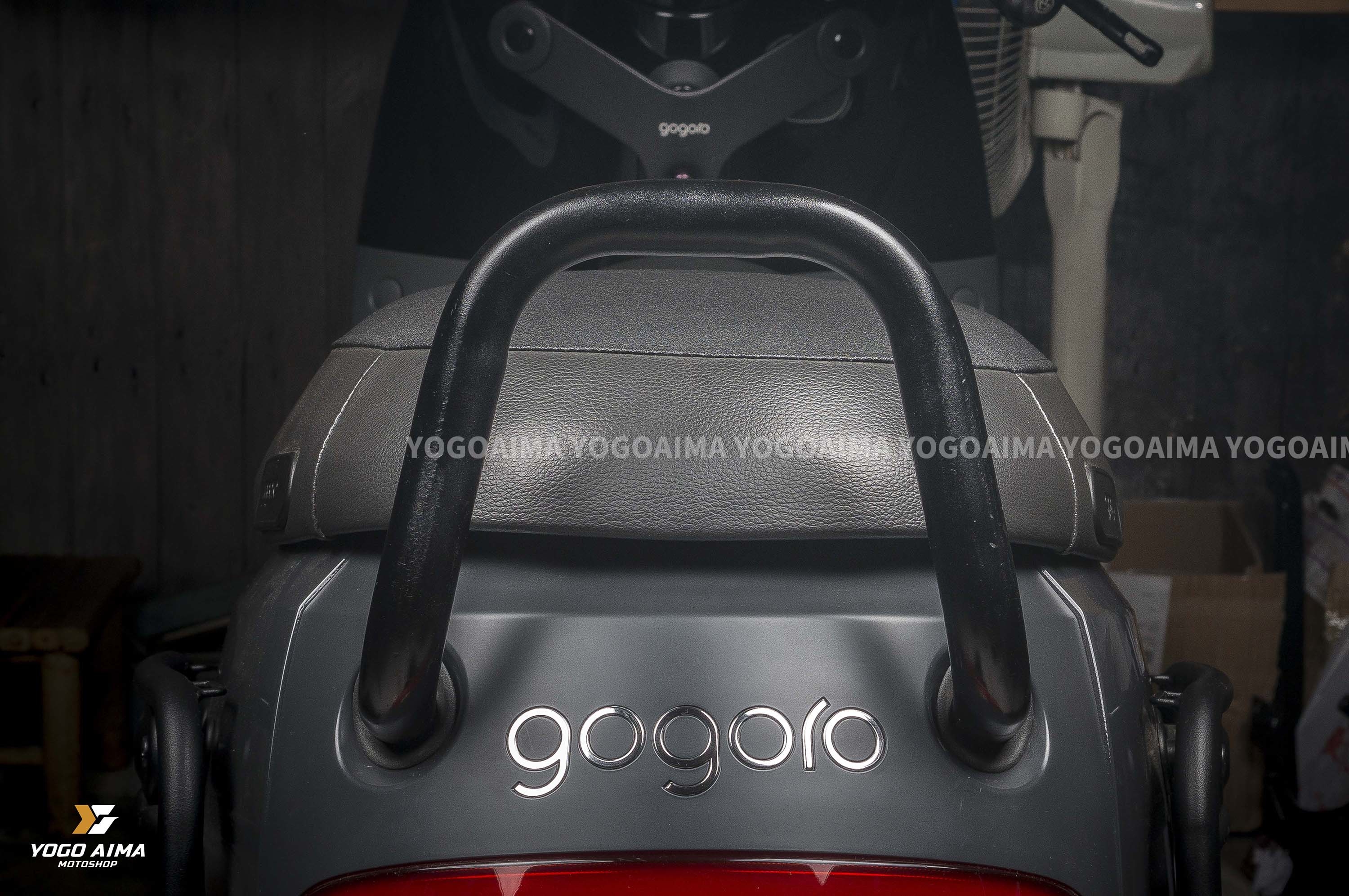 A&W - 後扶手 GOGORO2