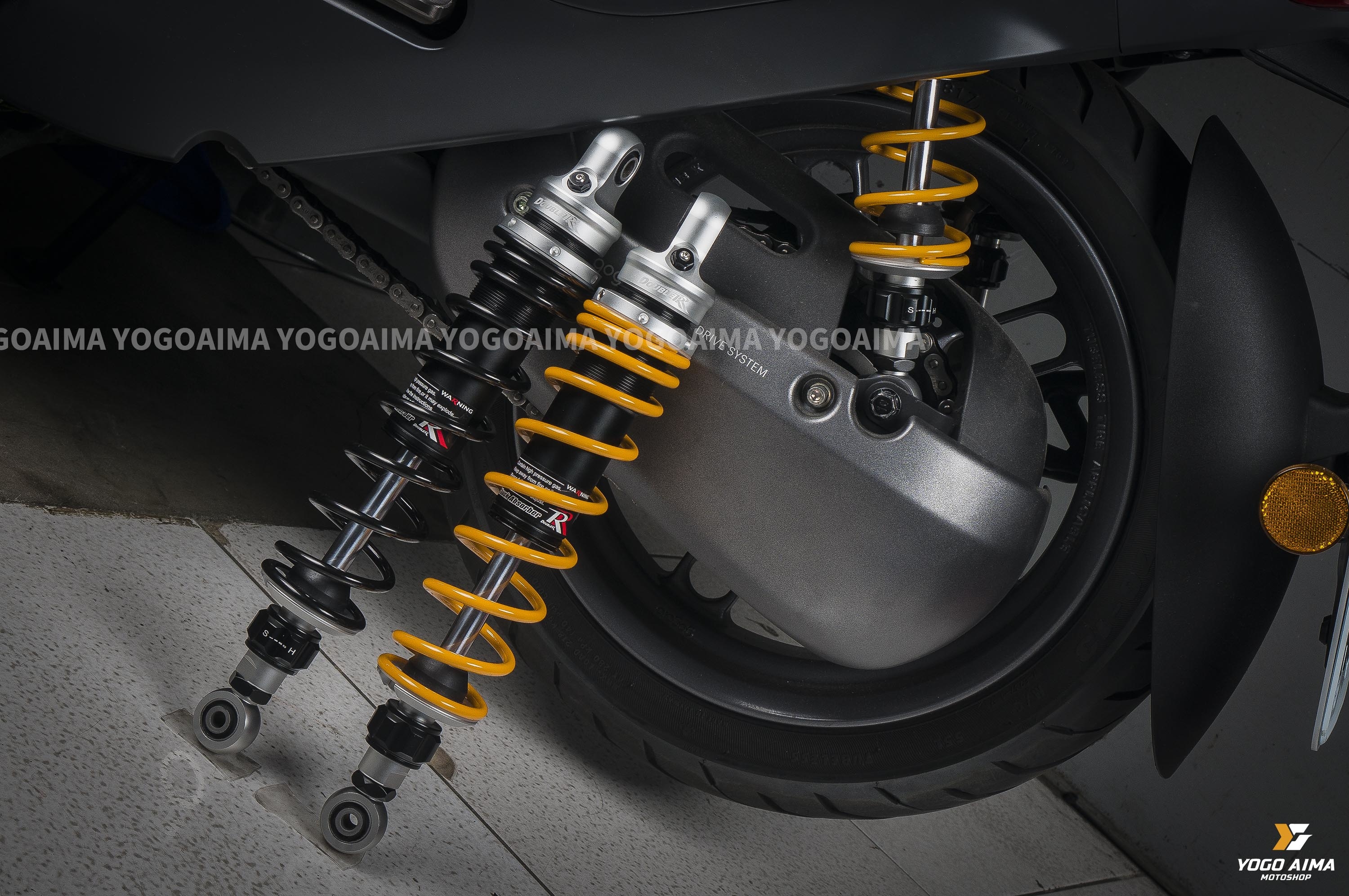 RR - 阻尼可調後避震