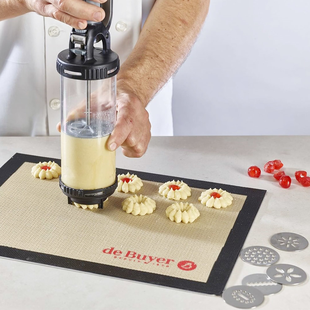 獨家贈品 l TUBE 專利半自動定量擠花&餅乾擠壓器：含2花嘴+13款餅乾擠模 (旗艦組）