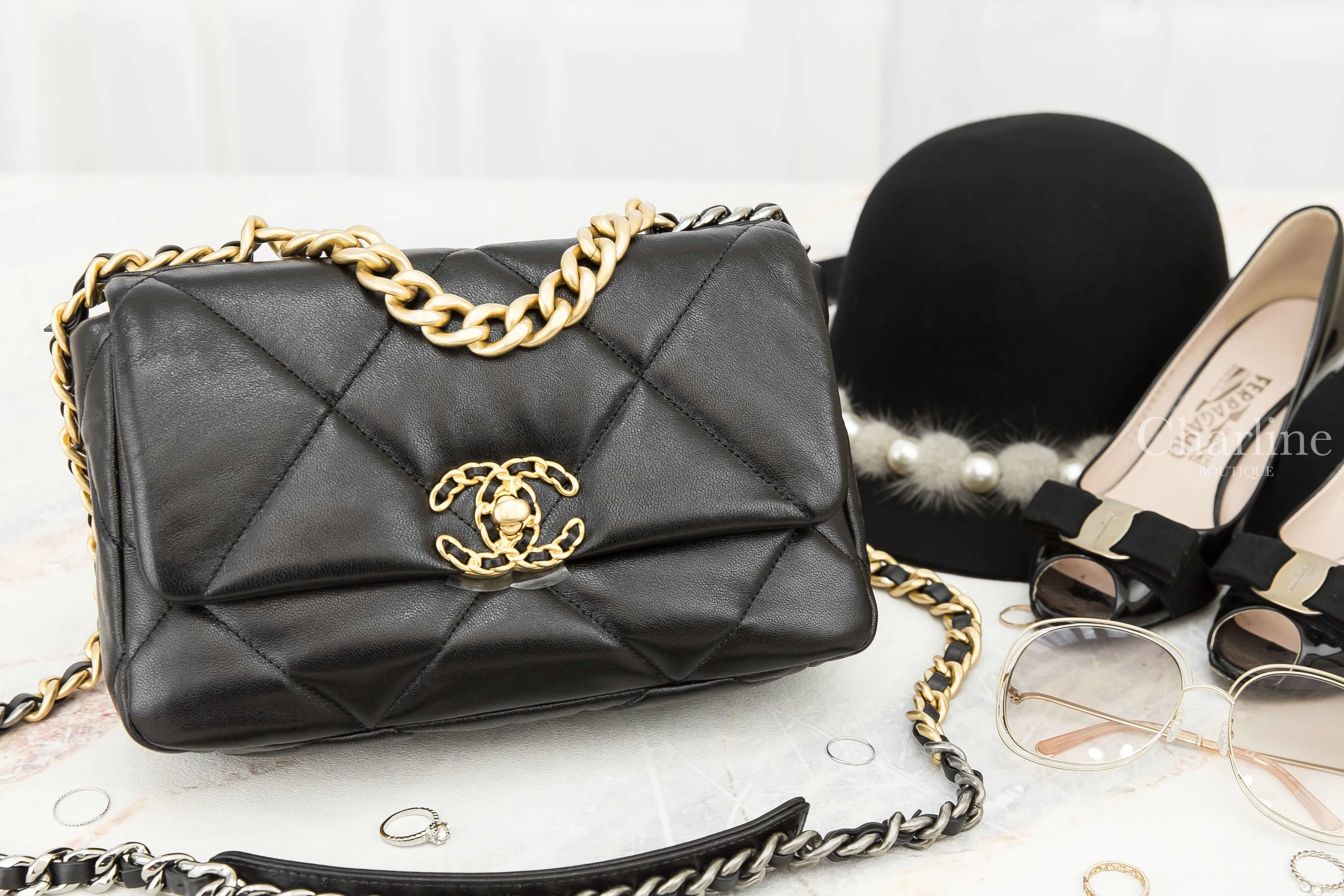Chanel Chanel 19 Flap Bag 黑色金CC黑金漸層鍊帶金鍊提把小型小羊皮大菱格紋肩背包