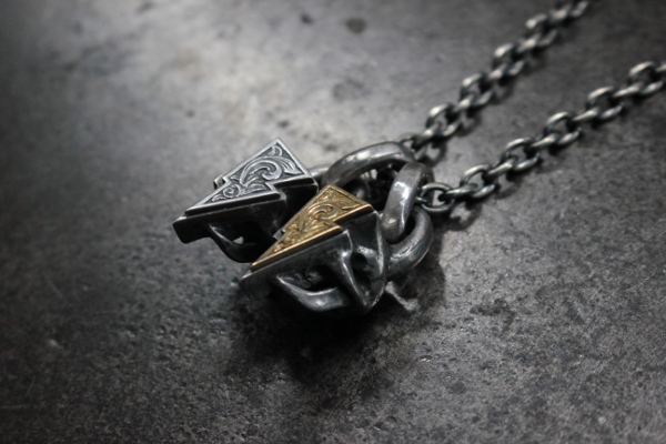 FCT-54稲妻骷髏頭/捲軸吊墜