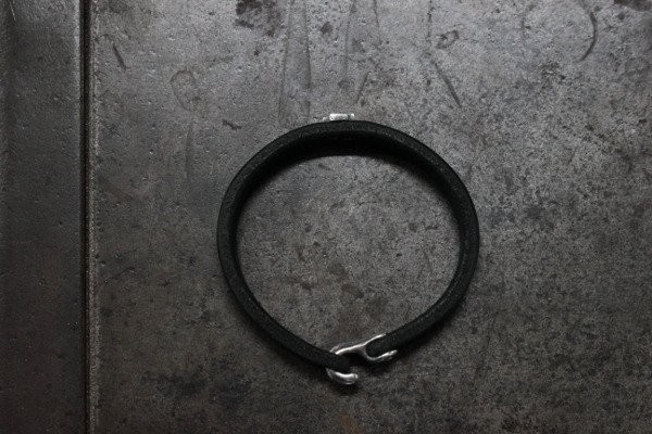 FCB-31 平皮+夾鉤手鍊/幸運十字釘