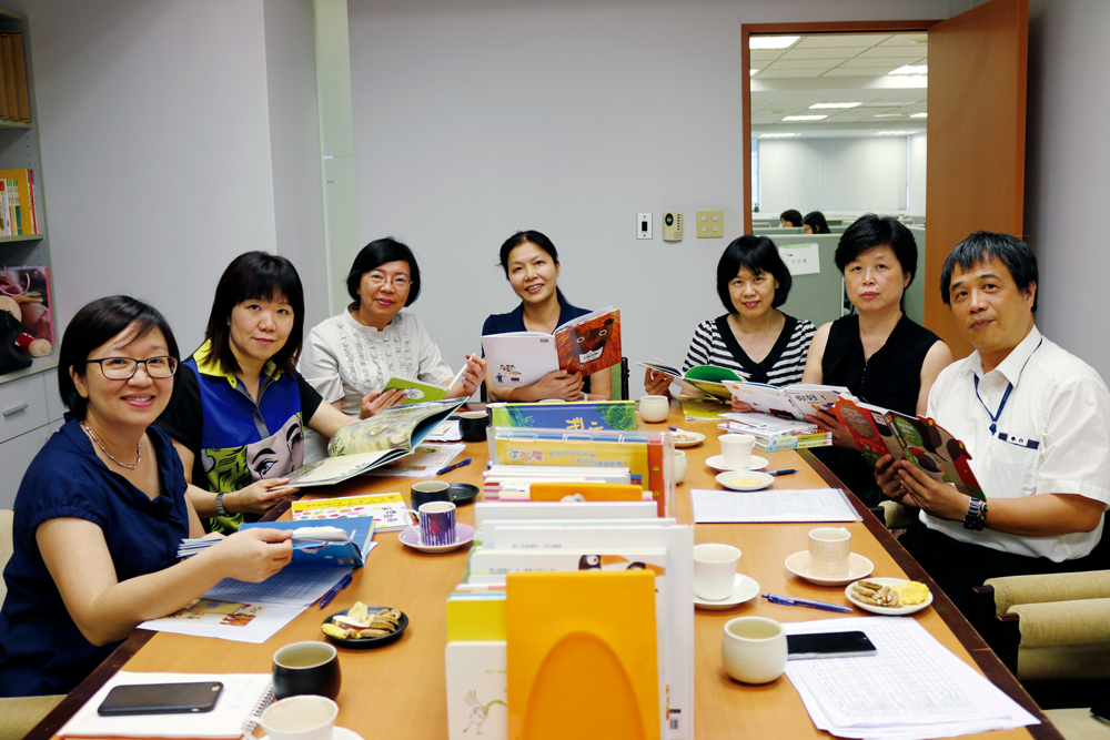 Bookstart 選書委員