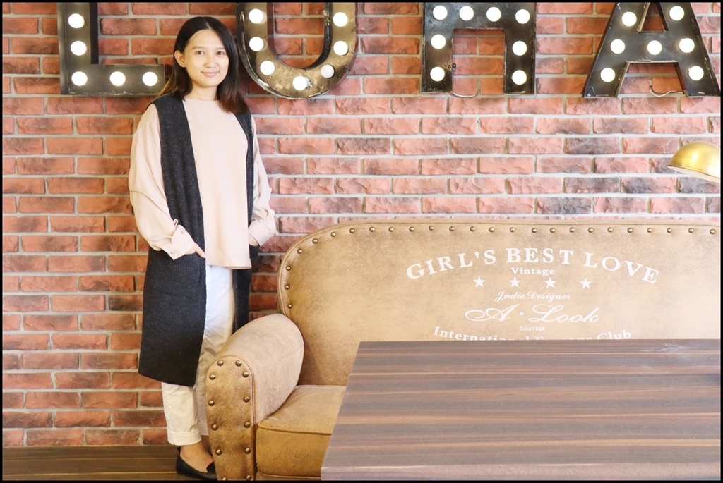 長版V領針織背心-開襟式的設計日常穿搭