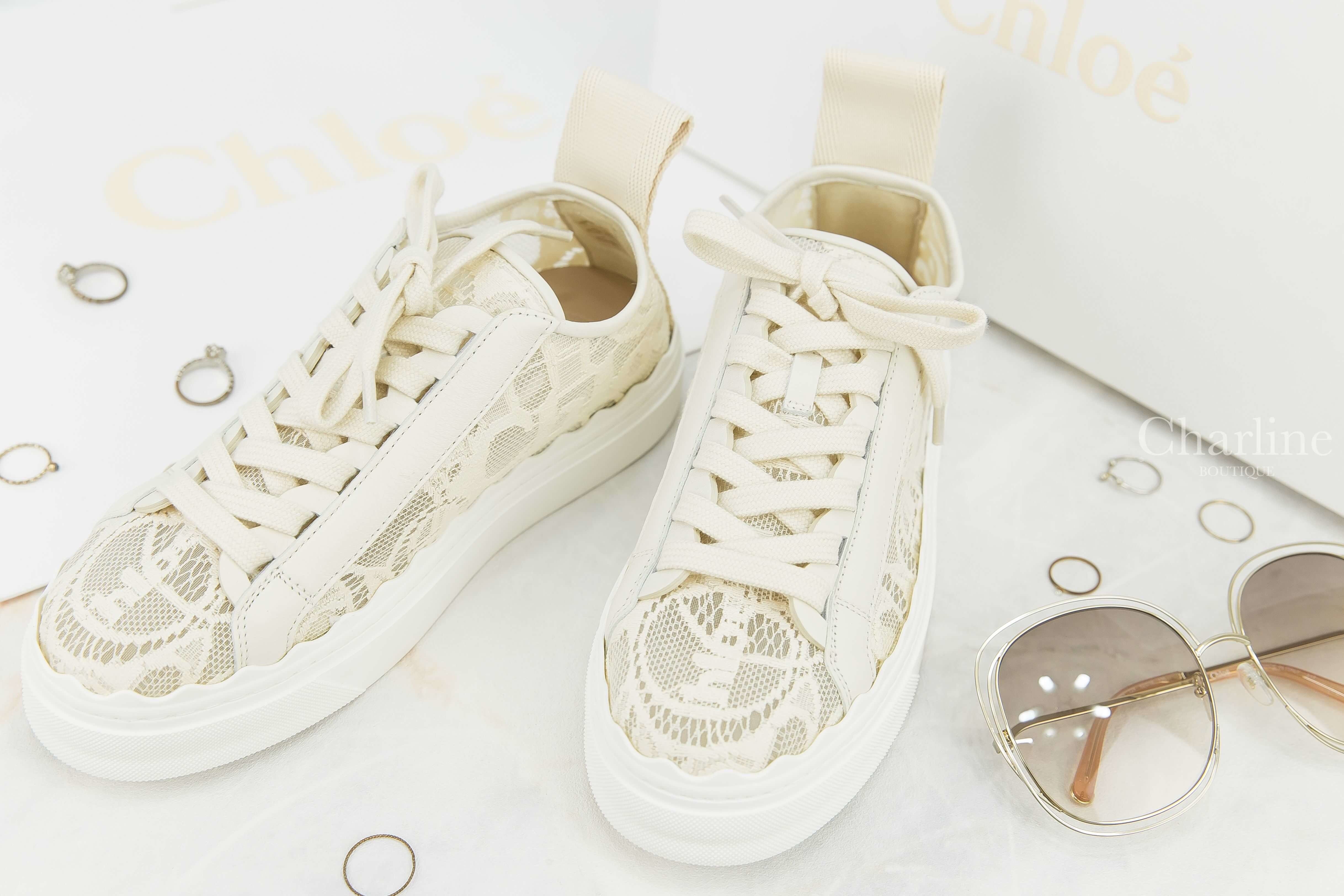 Chloe Lauren Sneaker 米色小牛皮波浪邊飾蕾絲 Logo 運動鞋-Charline Boutique 精品代購