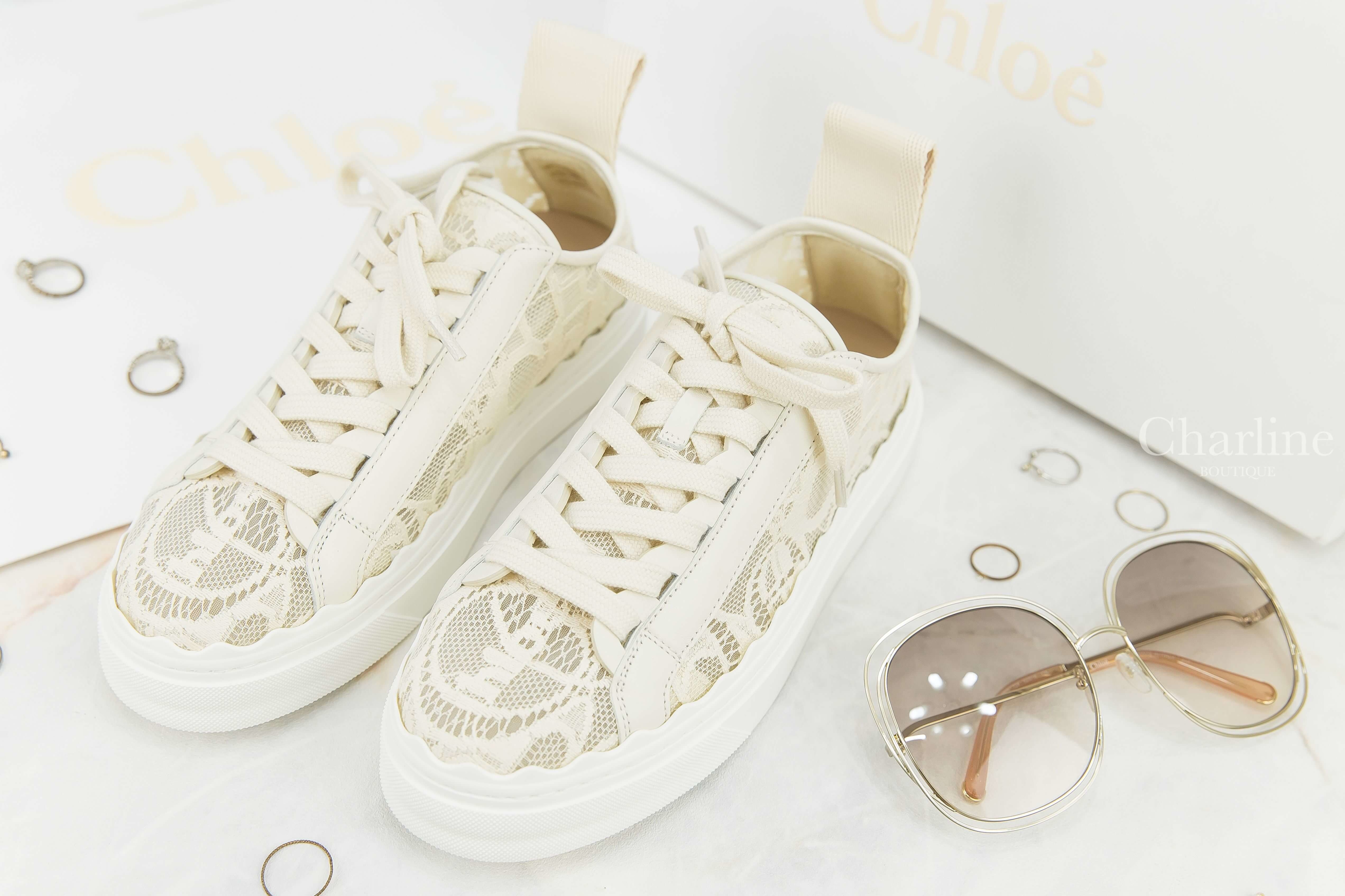 Chloe Lauren Sneaker 米色小牛皮波浪邊飾蕾絲 Logo 運動鞋-Charline Boutique 精品代購