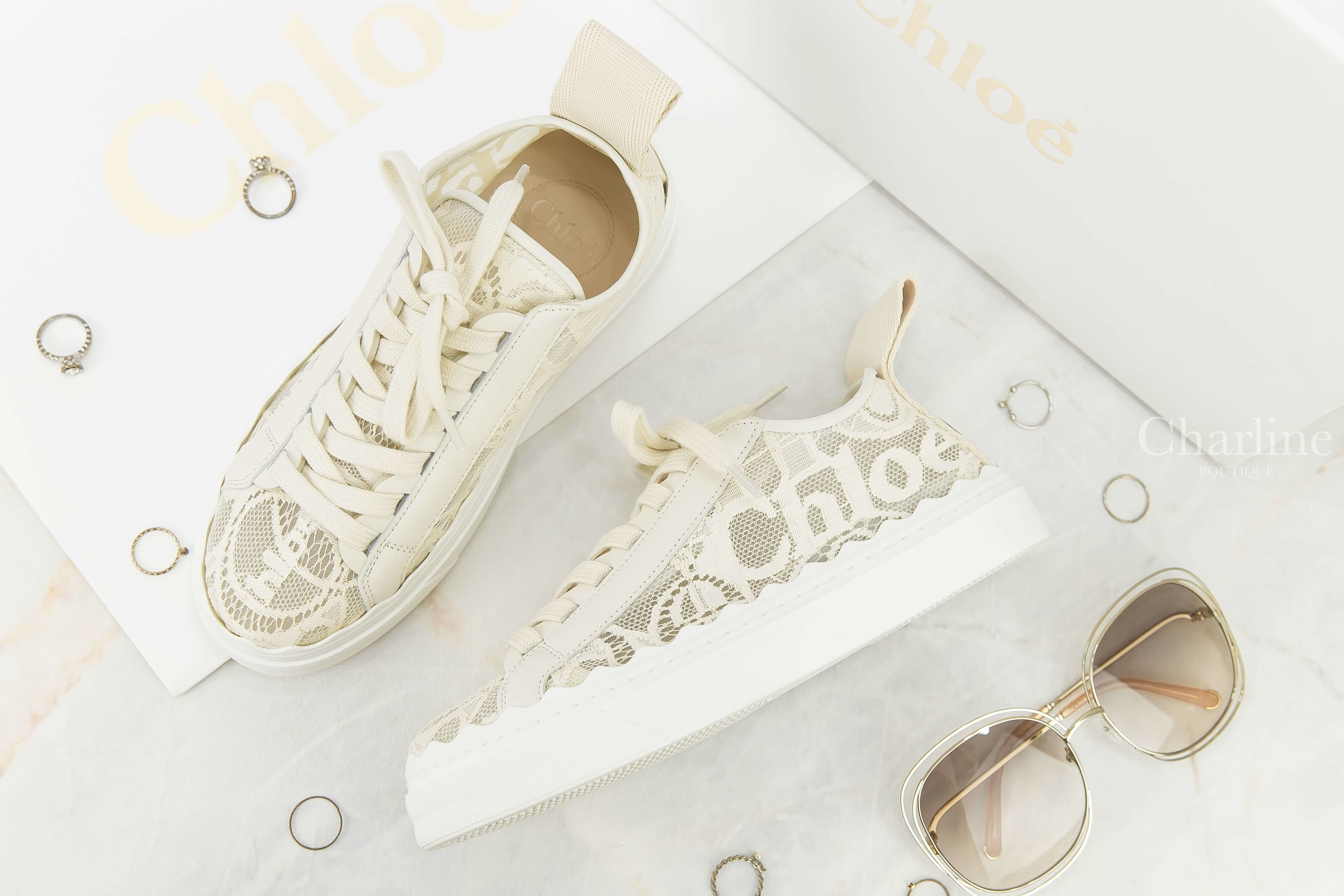 Chloe Lauren Sneaker 米色小牛皮波浪邊飾蕾絲 Logo 運動鞋-Charline Boutique 精品代購