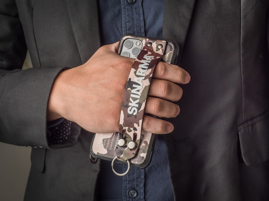 【 開箱 】迷彩控必看・Skinarma ・迷彩系列 腕帶支架軍規防摔 iPhone 手機保護殼