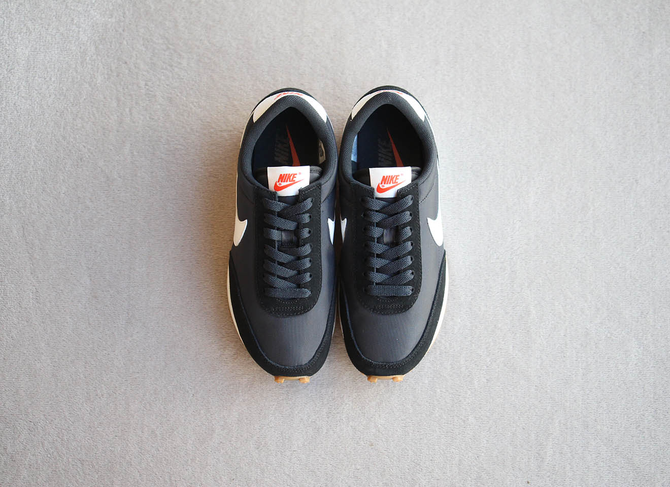 nike black daybreak sneakers
