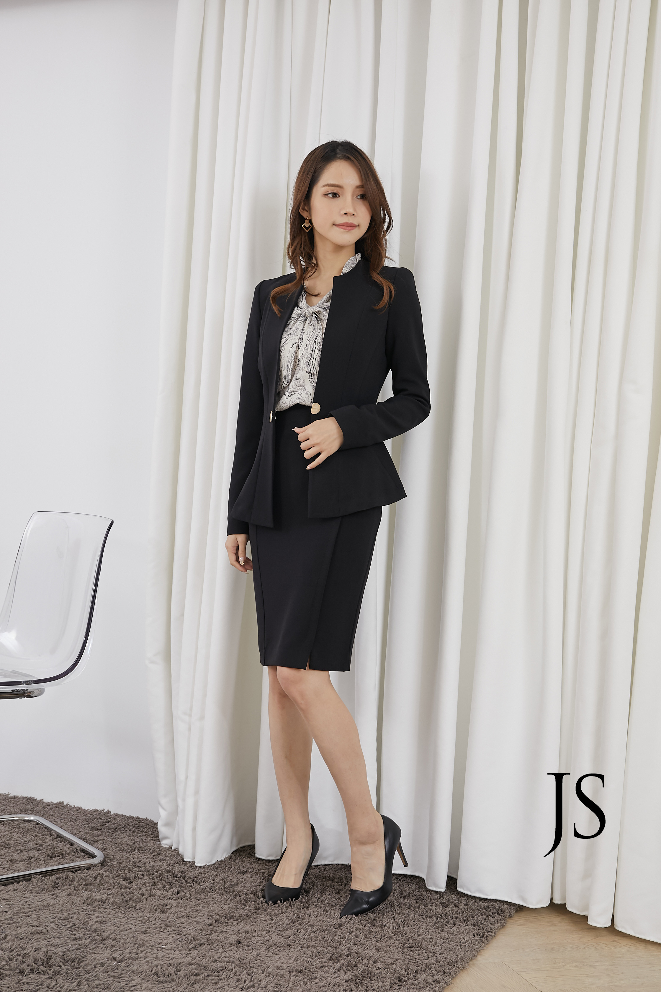 半圓金釦西裝套裝(黑)