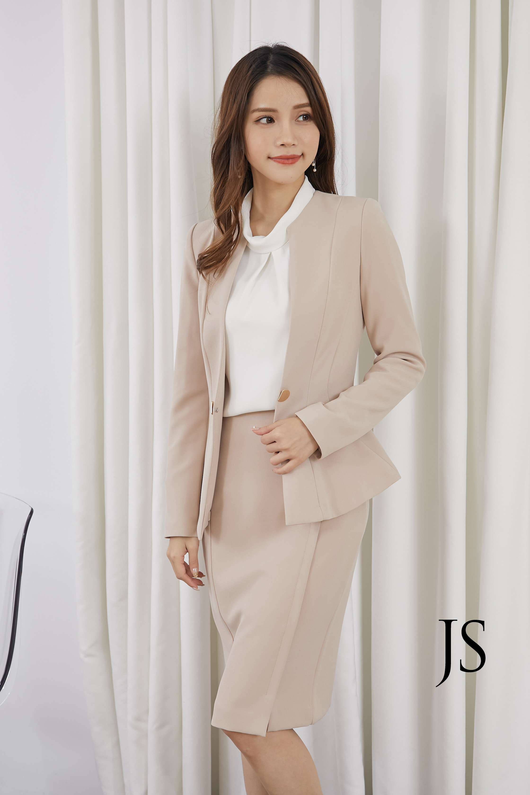 半圓金釦西裝套裝(裸)